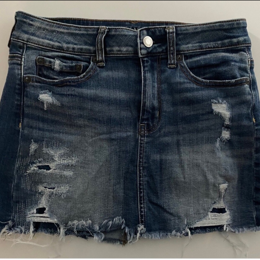 LN AMERICAN EAGLE OUTFITTERS Super Stretch Distressed Denim Jean Skirt